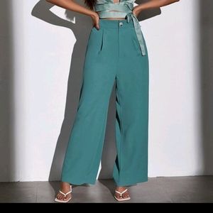 High-waisted wideleg pants